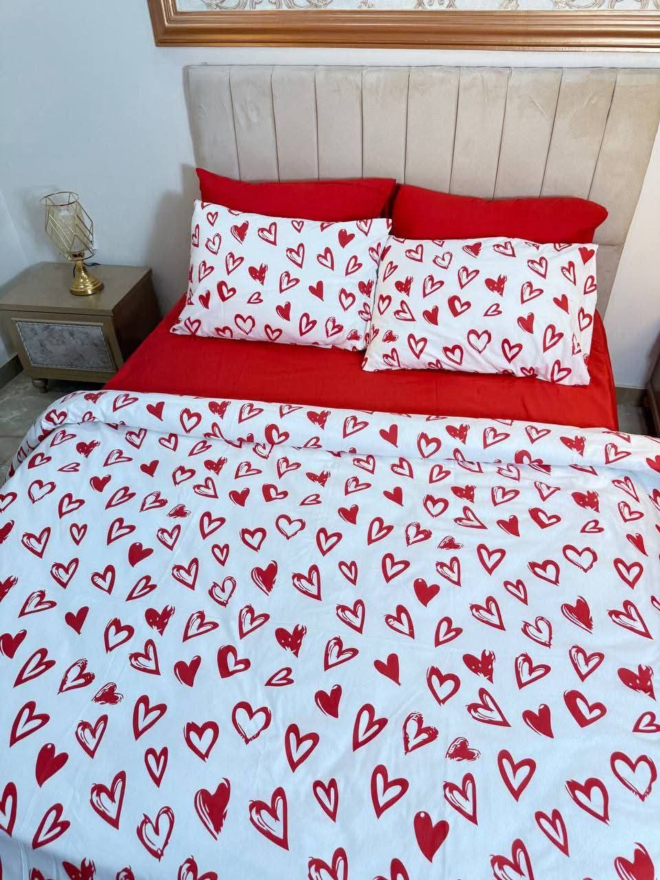 ملاية منقوشة ورد وقلوب